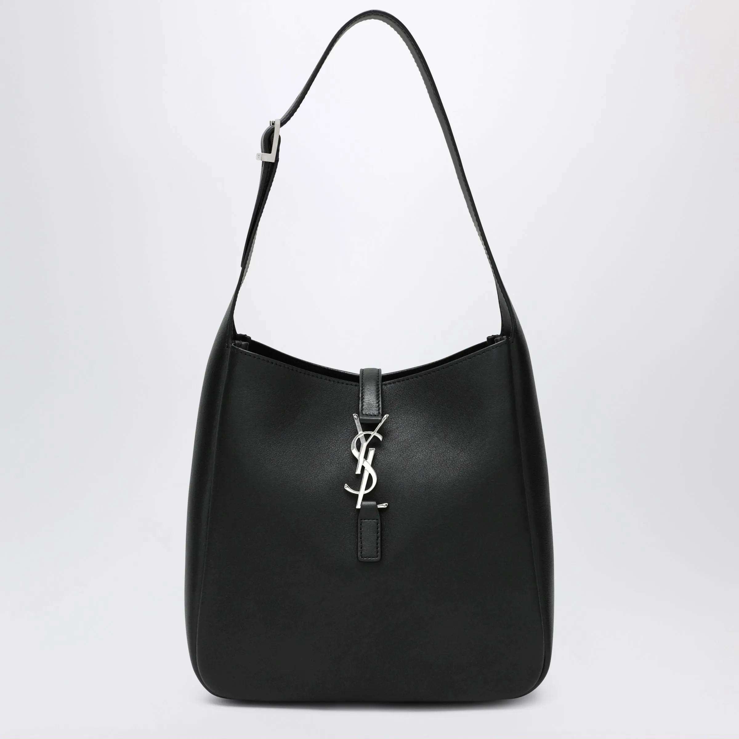 Saint Laurent Small black Le 5 À 7 leather bag